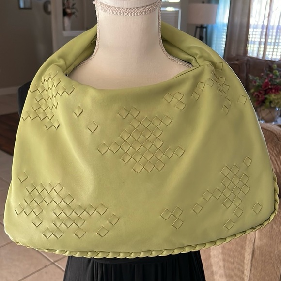 Bottega Veneta Green Textured Hobo Bag with dust bag. - Picture 2 of 14